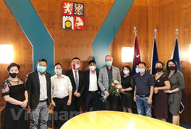 CH Czech: Cộng đồng người Việt được vinh danh vì hỗ trợ địa phương chống Covid-19