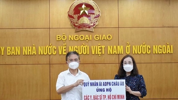 Ủy ban Nhà nước về người Việt Nam ở nước ngoài tiếp tục tiếp nhận ủng hộ công tác phòng chống dịch Covid-19
