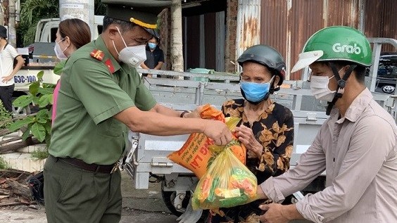 Những chuyến xe nghĩa tình hỗ trợ Đồng Nai phòng chống dịch Covid-19