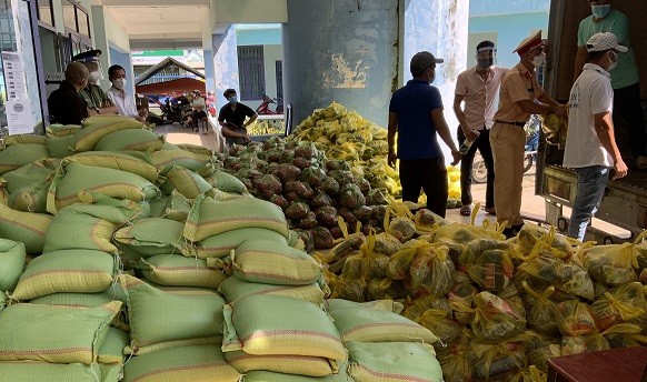 'Những chuyến xe nghĩa tình' hỗ trợ tỉnh Đồng Nai phòng chống dịch Covid-19