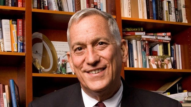 Cây bút lớn Walter Isaacson và câu chuyện về công nghệ điều trị Covid-19