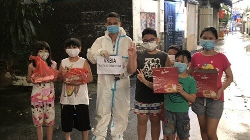 Tết Trung thu yêu thương đến với các em nhỏ có hoàn cảnh khó khăn tại TP. Hồ Chí Minh