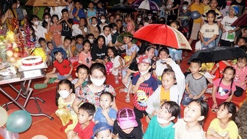 Kiều bào các nước chung vui Tết Trung thu