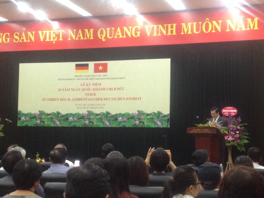 Giao lưu hữu nghị nhân Quốc khánh Đức