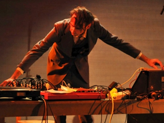 DJ Đức góp 'Gió mùa' tại Việt Nam