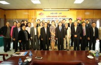 viet nam dac biet coi trong doi ngoai nhan dan