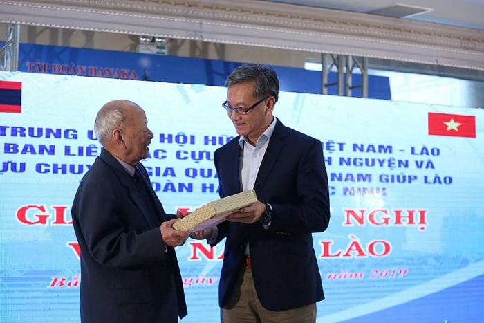 70 năm các chuyên gia và quân tình nguyện Việt Nam tại Lào 70 nam cac chuyen gia va quan tinh nguyen viet nam tai lao