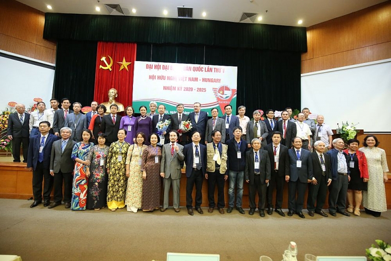 doi moi va nang cao hieu qua hoat dong hoi huu nghi viet nam hungary