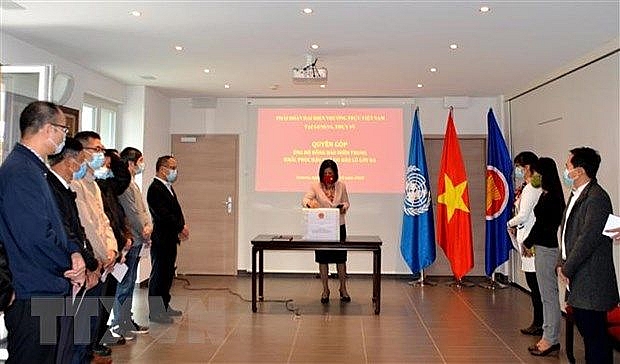 Người Việt tại Thụy Sỹ, Malaysia và Thái Lan hướng về đồng bào miền Trung Người Việt tại Thụy Sỹ, Malaysia và Thái Lan hướng về đồng bào miền Trung