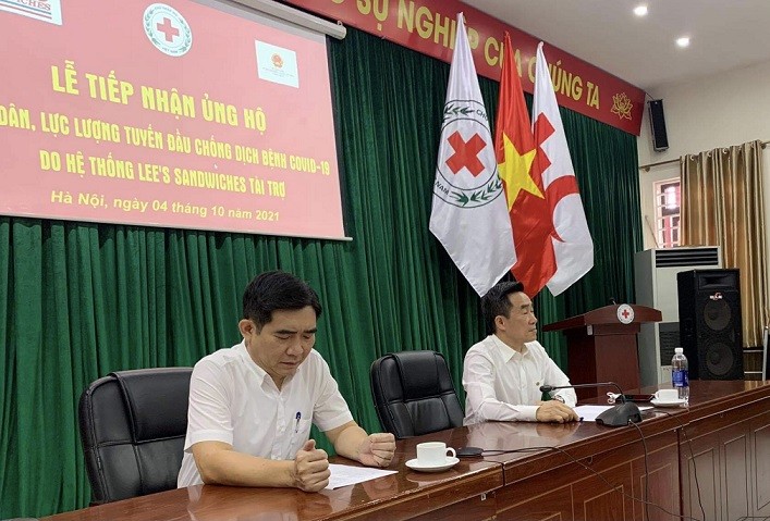 Hệ thống Lee’s Sandwiches cùng người Việt tại Mỹ quyên góp ủng hộ TP. Hồ Chí Minh Hệ thống Lee’s Sandwiches cùng người Việt tại Mỹ quyên góp ủng hộ TP. Hồ Chí Minh