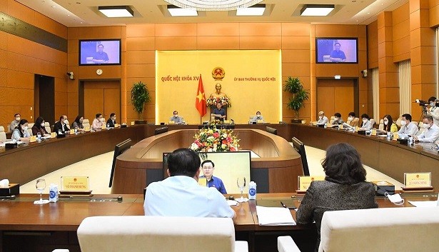 Chủ tịch Quốc hội làm việc về chính sách tài khóa và tiền tệ