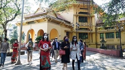 Độc đáo tour bộ hành 'Kiến trúc Pháp trong lòng Hà Nội'