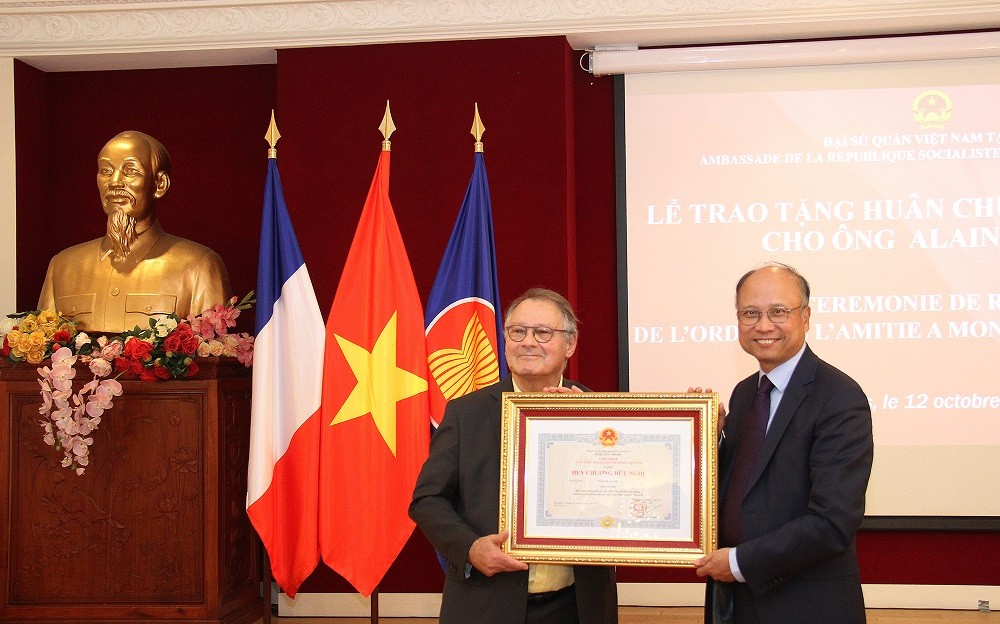 Nhiều hoạt động ý nghĩa tôn vinh Chủ tịch Hồ Chí Minh tại Pháp