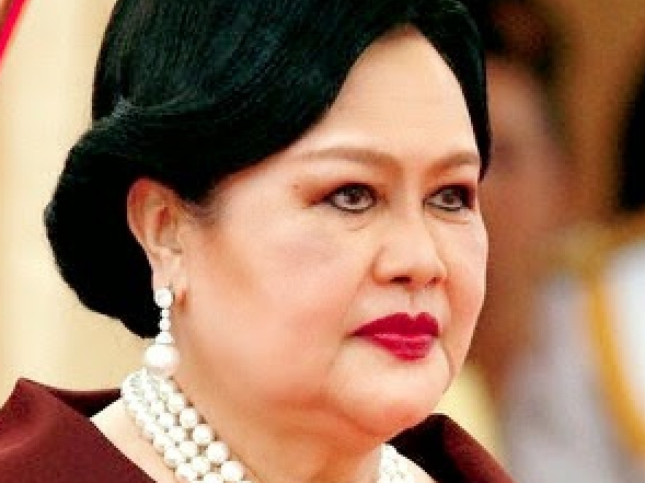 Hoàng hậu Thái Lan phải điều trị nhiễm trùng phổi