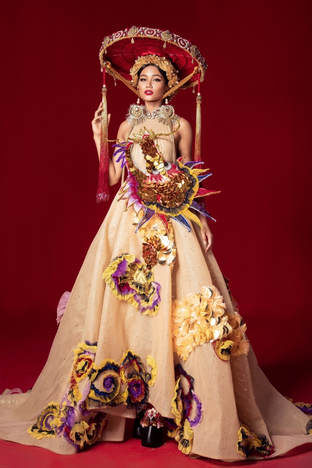 hhen nie san sang chinh chien tai miss universe 2018