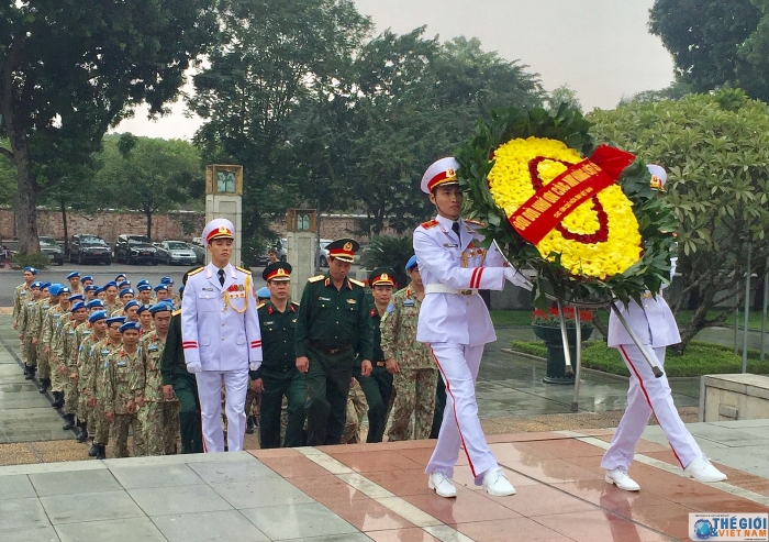 linh mu noi xanh hua quyet tam voi bac truoc khi len duong lam nhiem vu gin giu hoa binh