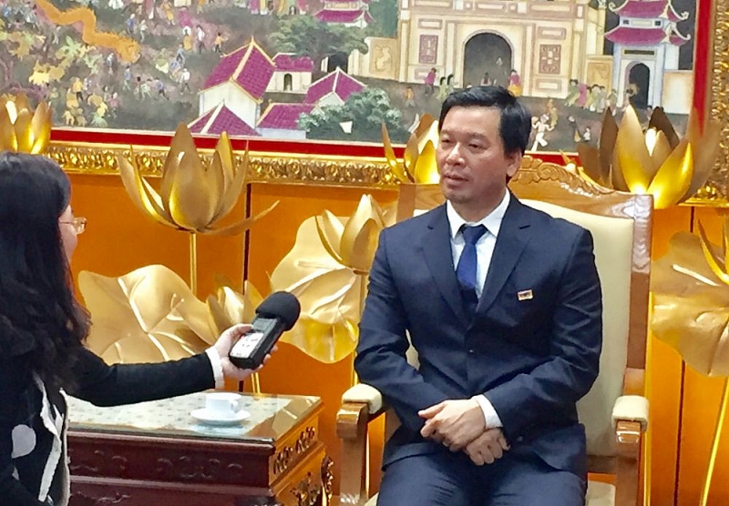 Mềm mại hóa nội dung tuyên truyền công tác người Việt ở nước ngoài Mềm mại hóa nội dung tuyên truyền công tác người Việt Nam ở nước ngoài