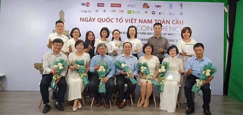 Vinh danh sứ giả truyền thông kiều bào từ 9 quốc gia trên thế giới