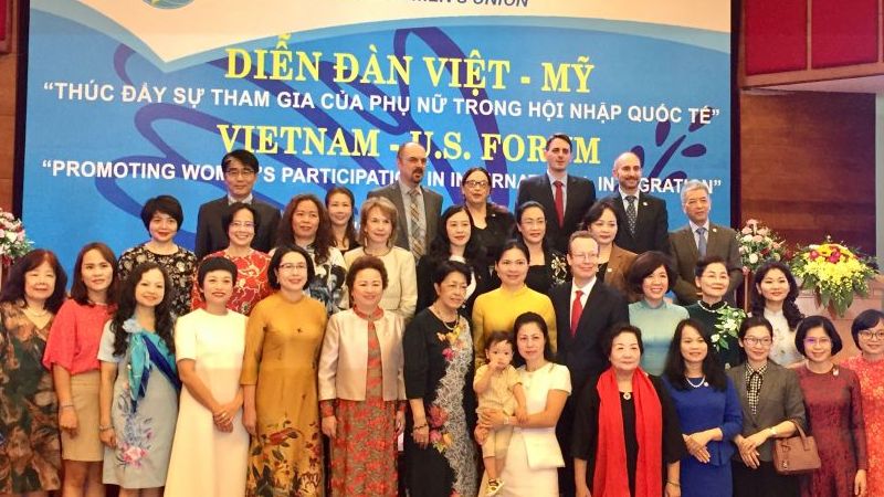 Thúc đẩy sự tham gia của phụ nữ trong hội nhập quốc tế