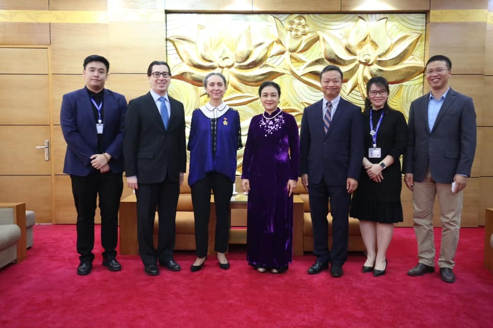 Trao tặng kỷ niệm chương cho Đại sứ Mexico tại Việt Nam