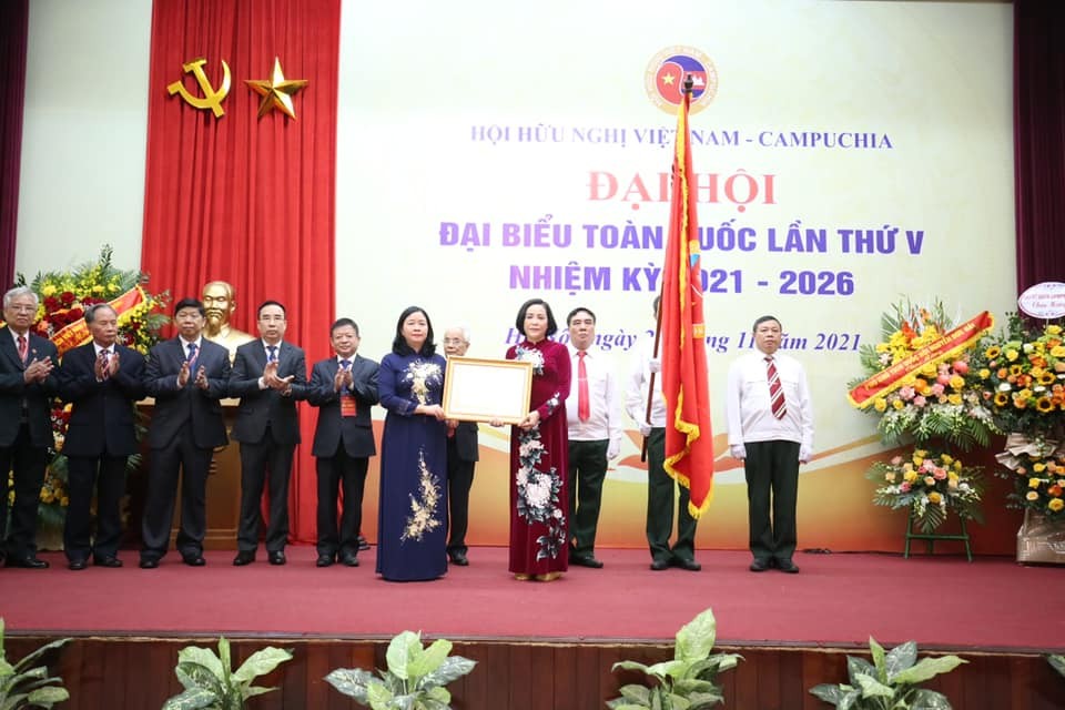 Hội hữu nghị Việt Nam-Campuchia đón nhận Huân chương Lao động hạng Nhì Hội hữu nghị Việt Nam-Campuchia đón nhận Huân chương Lao động hạng Nhì