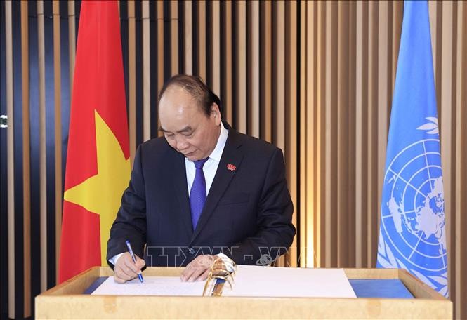 Chủ tịch nước Nguyễn Xuân Phúc gặp Tổng Giám đốc Văn phòng Liên hợp quốc tại Geneva (Thụy Sỹ) Chủ tịch nước Nguyễn Xuân Phúc gặp Tổng Giám đốc Văn phòng Liên hợp quốc tại Geneva (Thụy Sỹ)