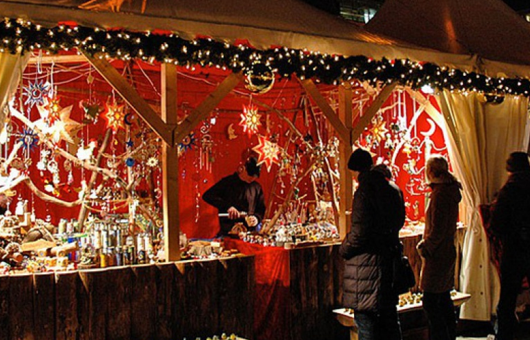 Hòa nhạc và Hội chợ Giáng sinh lần đầu tiên tại Nhà thờ Cửa Bắc