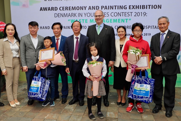 cong bo thi sinh doat giai cuoc thi ve dan mach trong mat em 2019