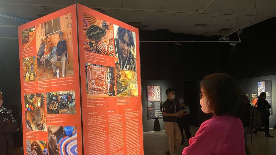 Những cánh cửa Yuendumu từ Australia lần đầu tiên được giới thiệu tại Việt Nam