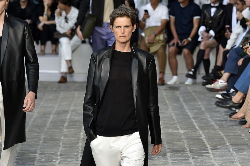 Nhìn lại những hình ảnh ấn tượng của siêu mẫu Stella Tennant