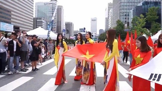 Giới thiệu phim tài liệu '10 năm thực hiện Chiến lược Ngoại giao văn hóa'