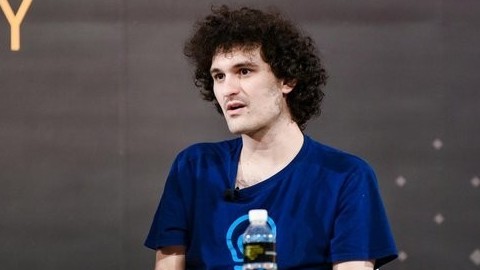 Tỷ phú giàu nhất thế giới dưới 30 tuổi từng thấy trường học quá nhàm chán