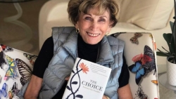 Edith Eger và cuốn hồi ký với thông điệp chữa lành cuộc đời