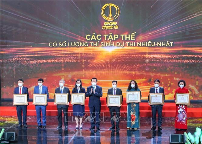 Trao giải cuộc thi tìm hiểu về biên giới quốc gia Vinh danh những thí sinh xuất sắc nhất của cuộc thi tìm hiểu về biên giới quốc gia