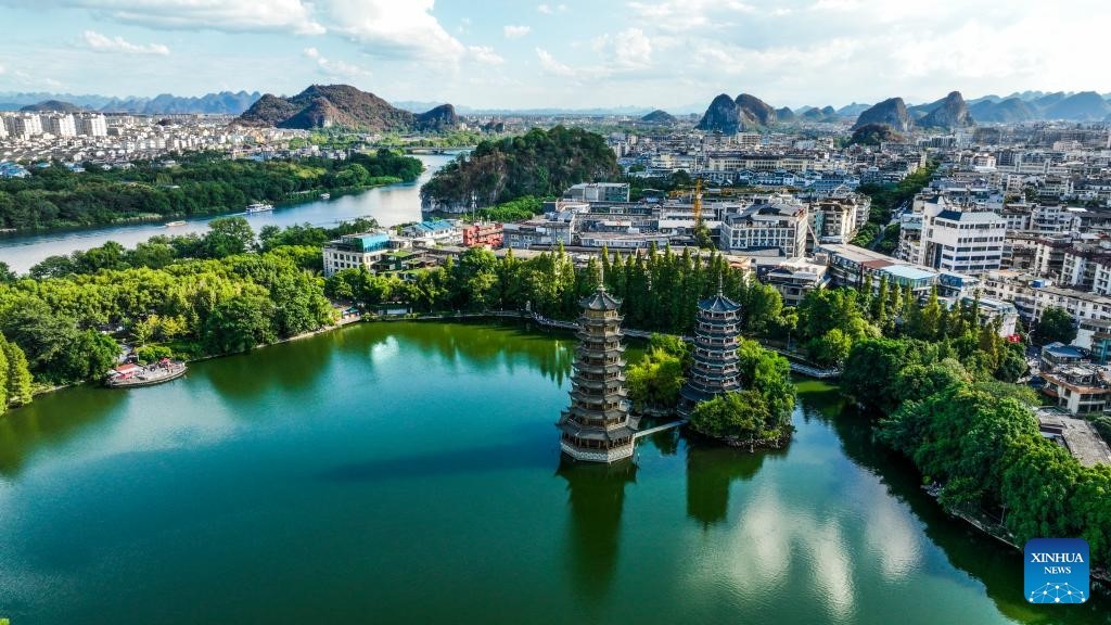 Khung cảnh mùa thu 'vắt ngang qua' Trung Quốc Khung cảnh mùa thu 'vắt ngang qua' Trung Quốc