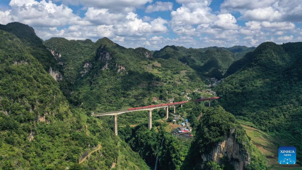 Khung cảnh mùa thu 'vắt ngang qua' Trung Quốc Khung cảnh mùa thu 'vắt ngang qua' Trung Quốc