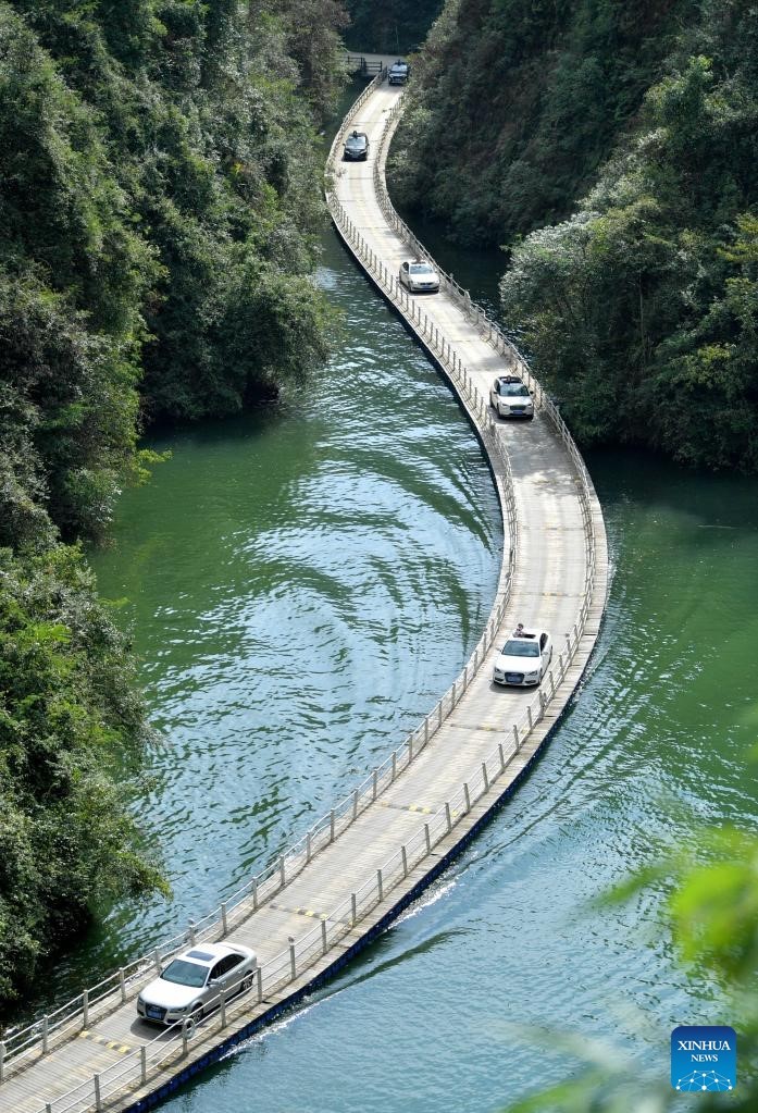 Khung cảnh mùa thu 'vắt ngang qua' Trung Quốc Khung cảnh mùa thu 'vắt ngang qua' Trung Quốc
