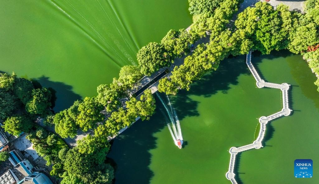 Khung cảnh mùa thu 'vắt ngang qua' Trung Quốc Khung cảnh mùa thu 'vắt ngang qua' Trung Quốc