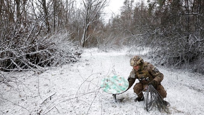 Không muốn 'vũ khí hóa' dịch vụ, công ty của tỷ phú Elon Musk chặn Ukraine dùng Starlink tấn công Nga