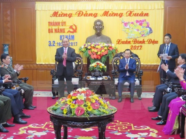 Thủ tướng "xông đất," chúc Đà Nẵng tổ chức thành công APEC 2017