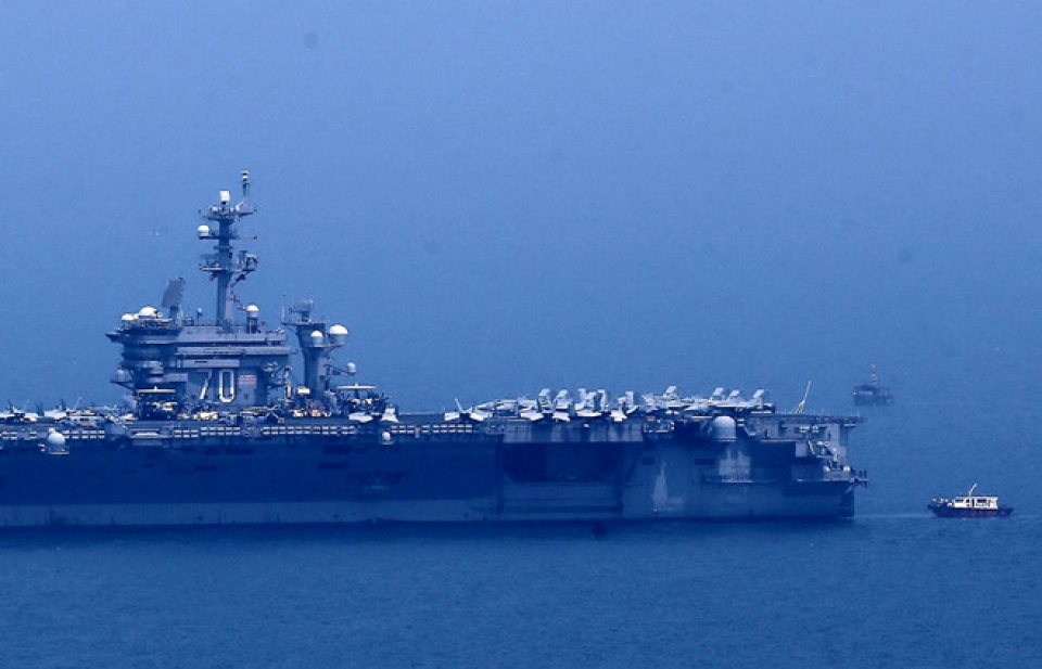 Những hình ảnh đầu tiên của tàu sân bay USS Carl Vinson tại Đà Nẵng