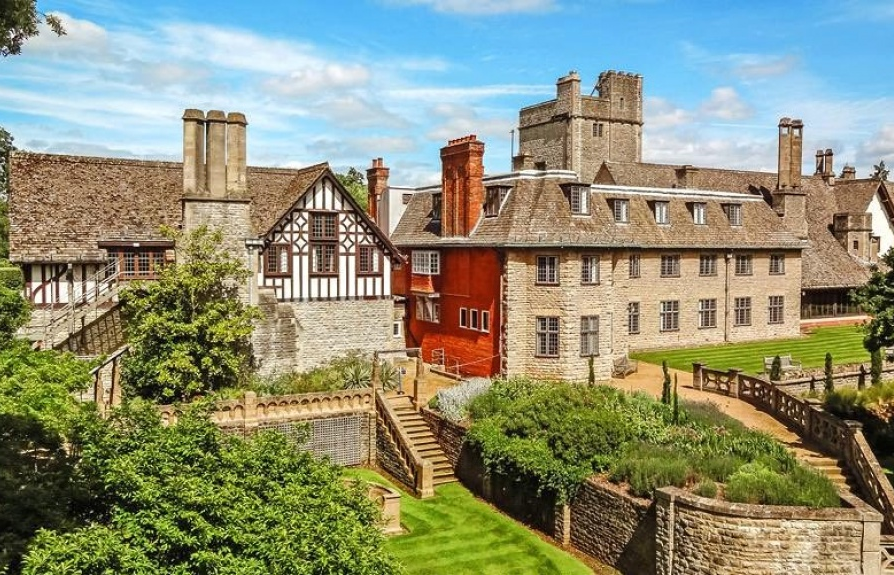 Đại học Trung Quốc vươn tới Anh