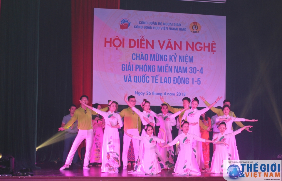 Hội diễn văn nghệ kỷ niệm ngày 30/4 - 1/5 tại Học viện Ngoại giao