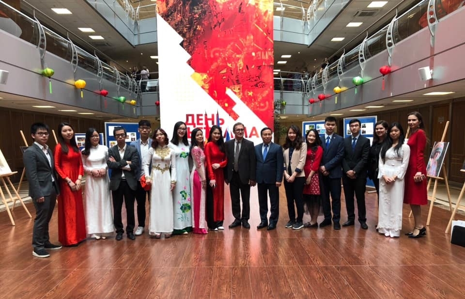 Đại sứ Ngô Đức Mạnh tham dự "Ngày Việt Nam tại MGIMO"