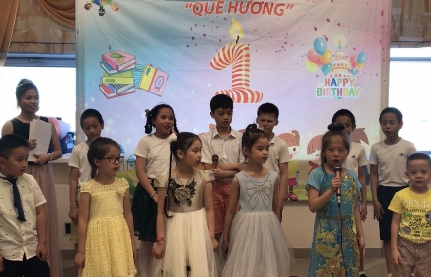 Lễ tổng kết khóa học tiếng Việt "Quê hương" tại Ekaterinburg