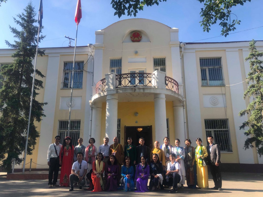 Lãnh đạo Giáo hội Phật giáo Việt Nam thăm ĐSQ Việt Nam tại Mông Cổ lanh dao giao hoi phat giao viet nam tham dsq viet nam tai mong co