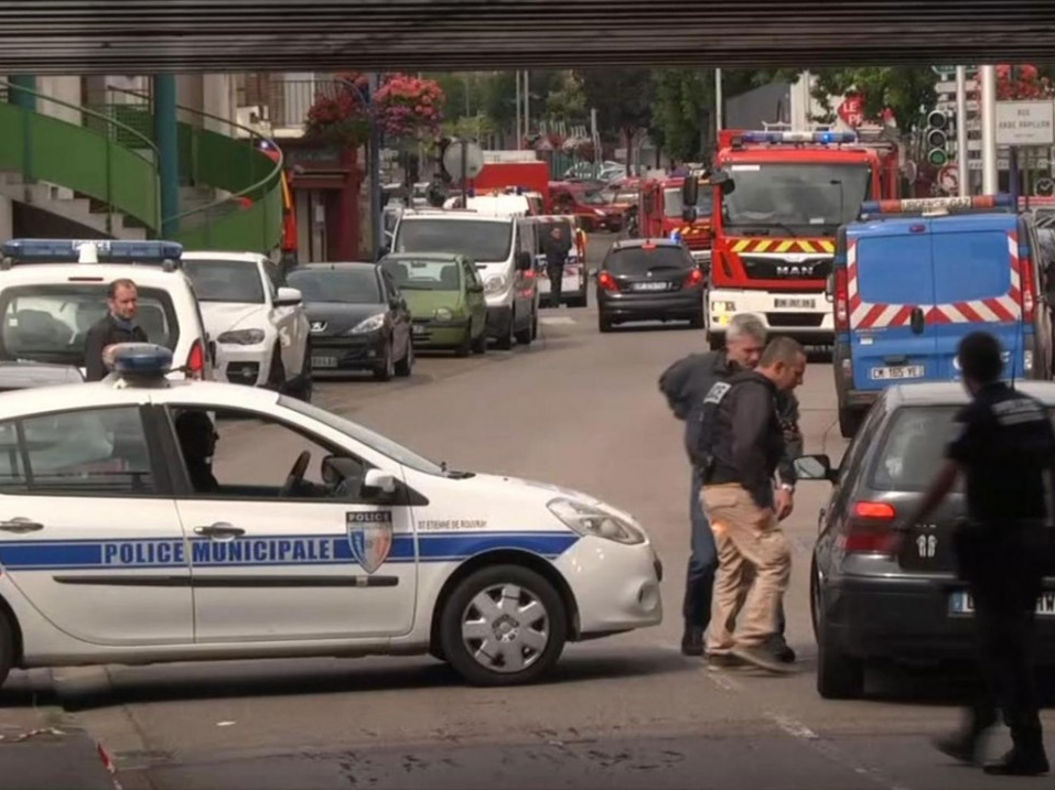 Pháp xác định danh tính đối tượng tấn công nhà thờ