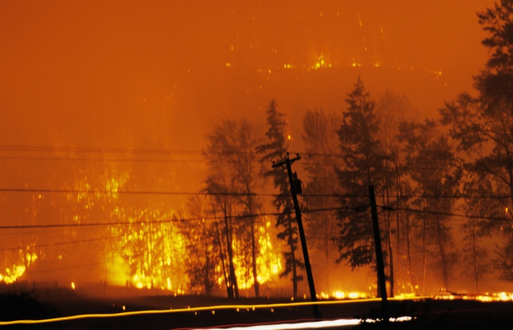 Canada ban bố tình trạng khẩn cấp do cháy rừng