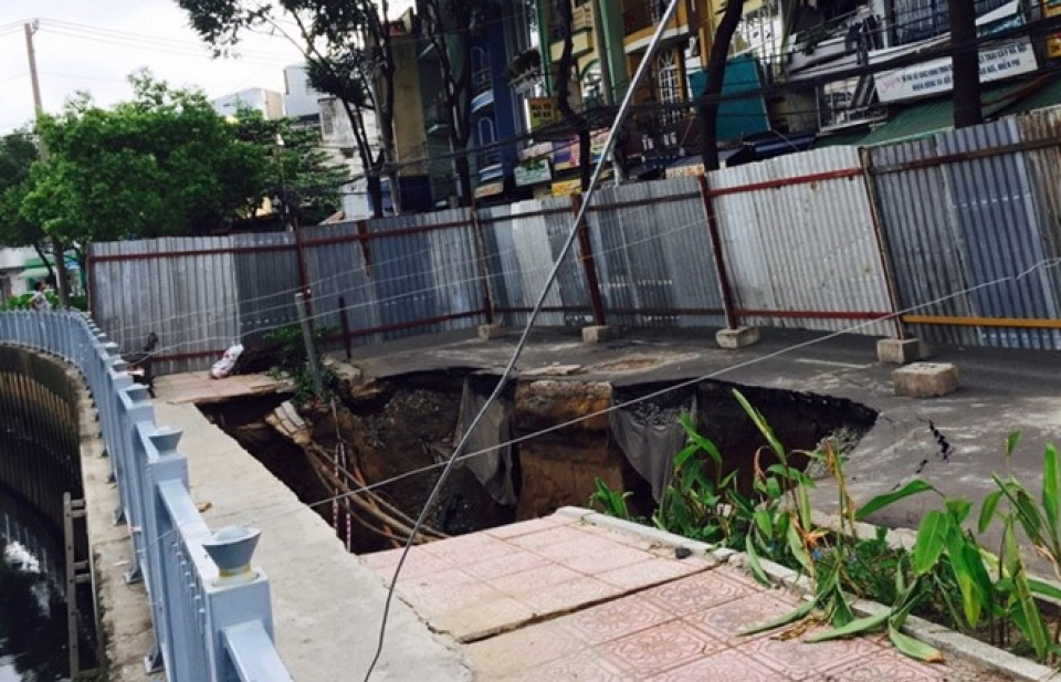 Chưa xác định được nguyên nhân xuất hiện "hố tử thần" ở Tp. HCM