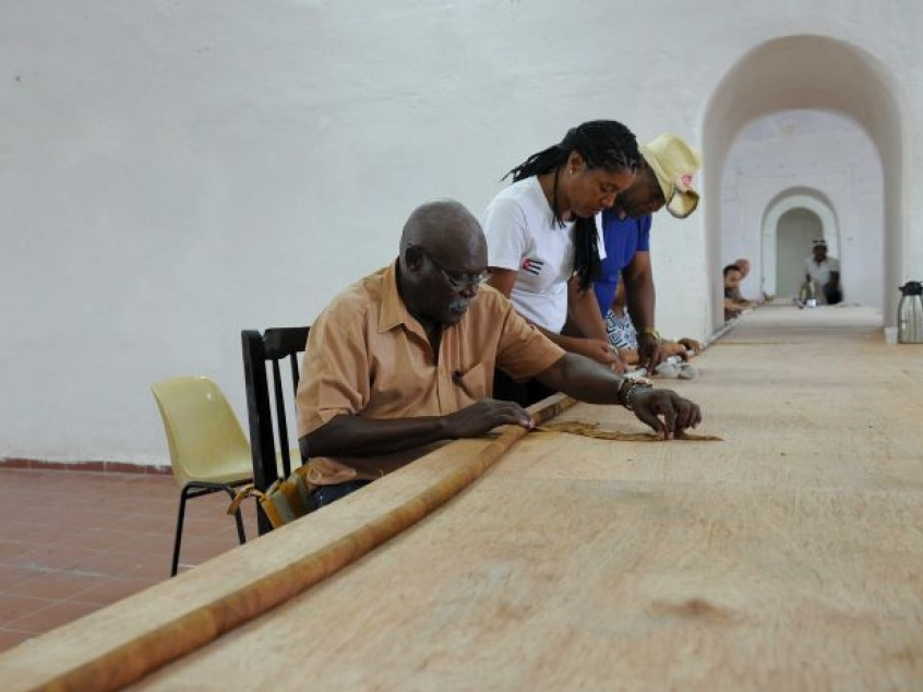 Điếu xì gà 90m mừng sinh nhật lãnh tụ Fidel Castro